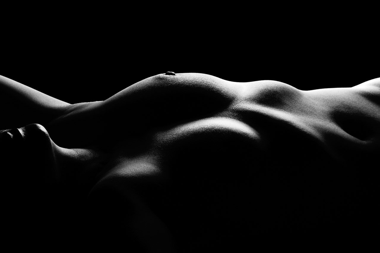 Minimalistic Fine Art Nude Boudoir